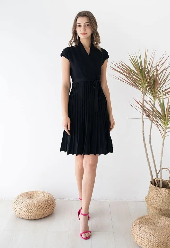 CHICWISH Women's Black Bowknot Pleated Sleeveless Wrapped Knit Midi Dress