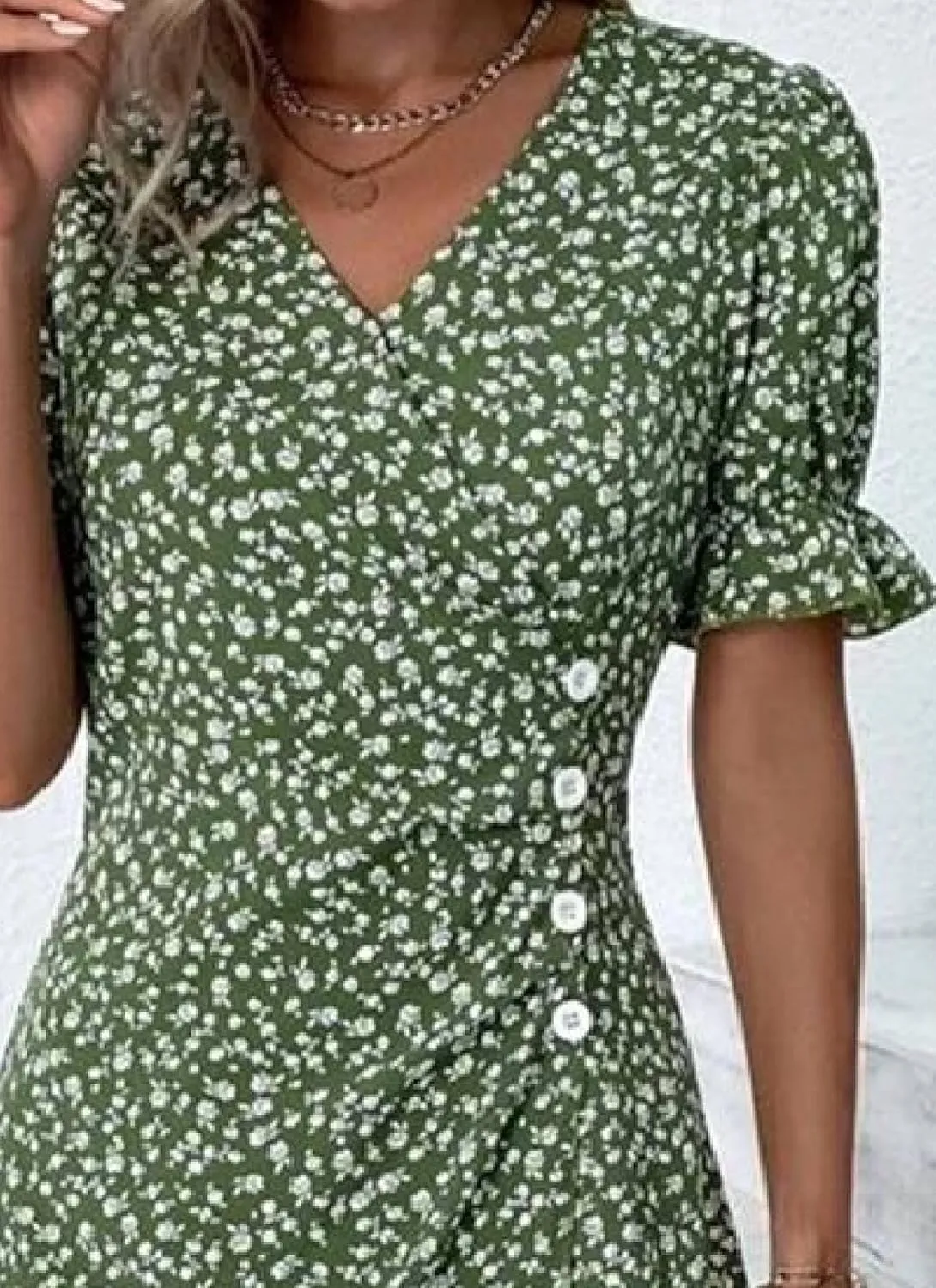 Women's Fit Ditsy Floral Print Short Sleeve V-Neck Green Front Button Midi Dress 2025 Spring Summer Casual Stylish Dress